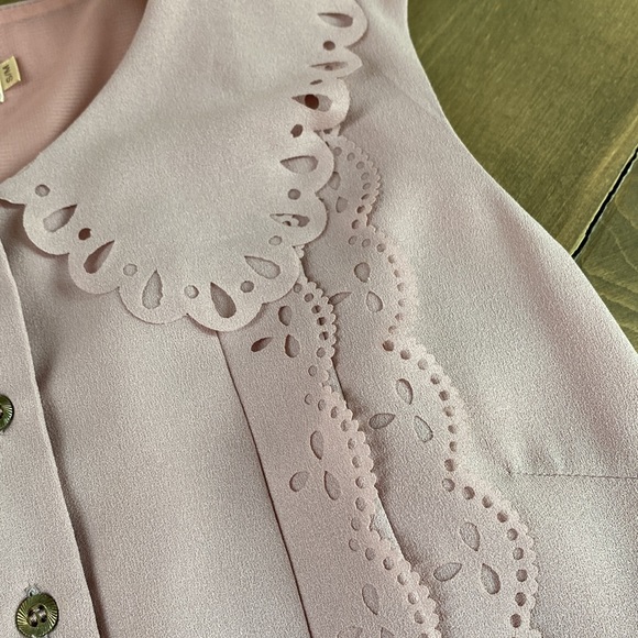 Adorable pink mini dress. Laser cut designs and pleated skirt. Size S/M - Picture 6 of 6